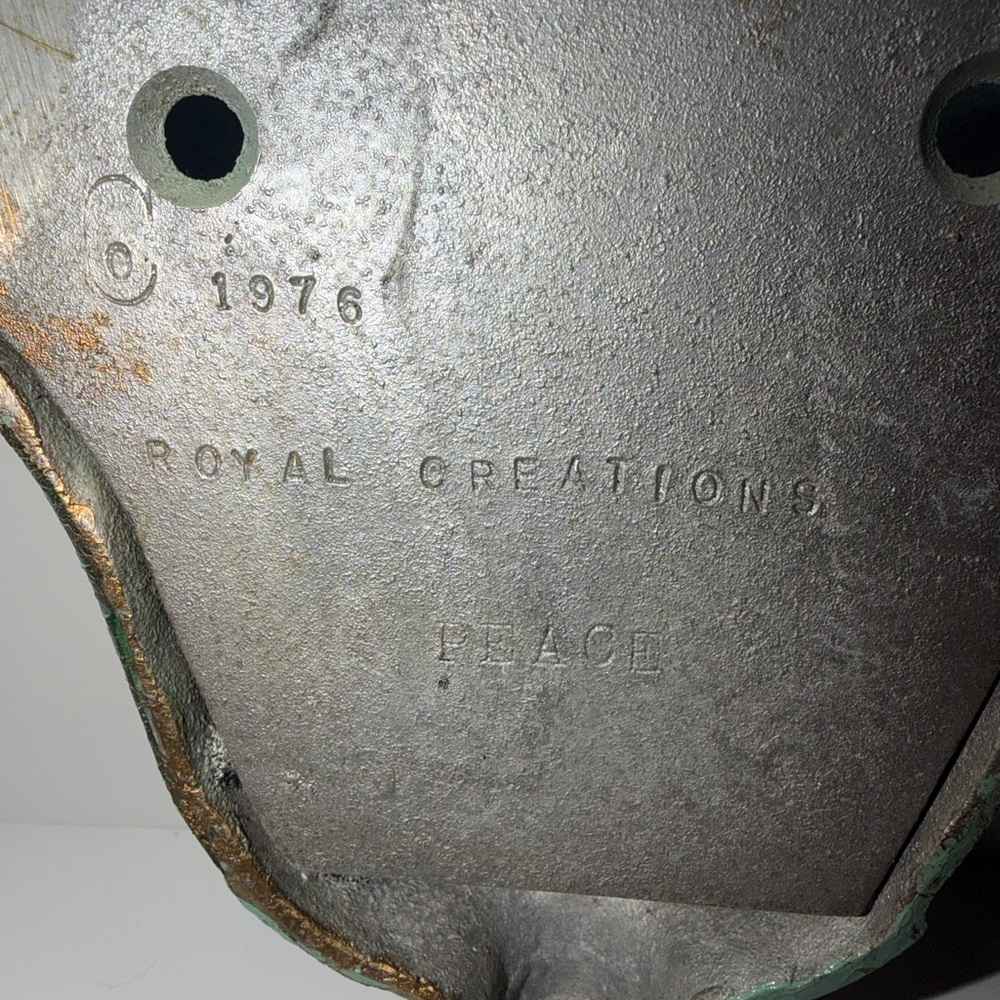 Vintage 1976 Royal Creations Metal Wall Pocket - Peace Dove - Custom sage green - Picture 7 of 11